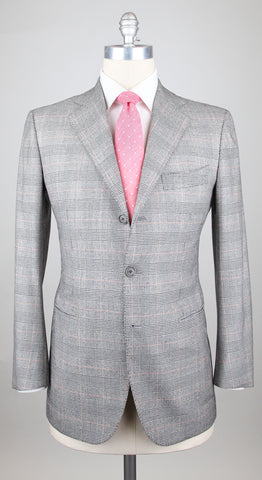 Cesare Attolini Light Gray Suit – Size: 38 US / 48 EU
